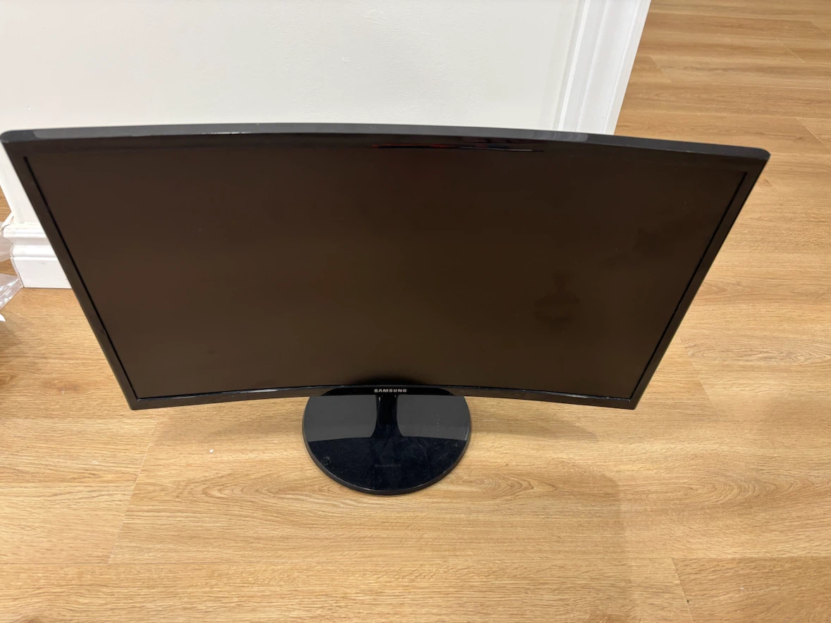 Samsung Curved Monitor (24 inch)