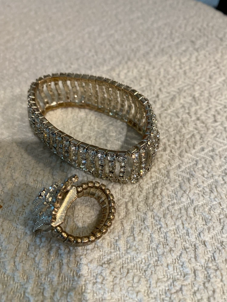 Rings and bracelet costume jewelry various - photo 2