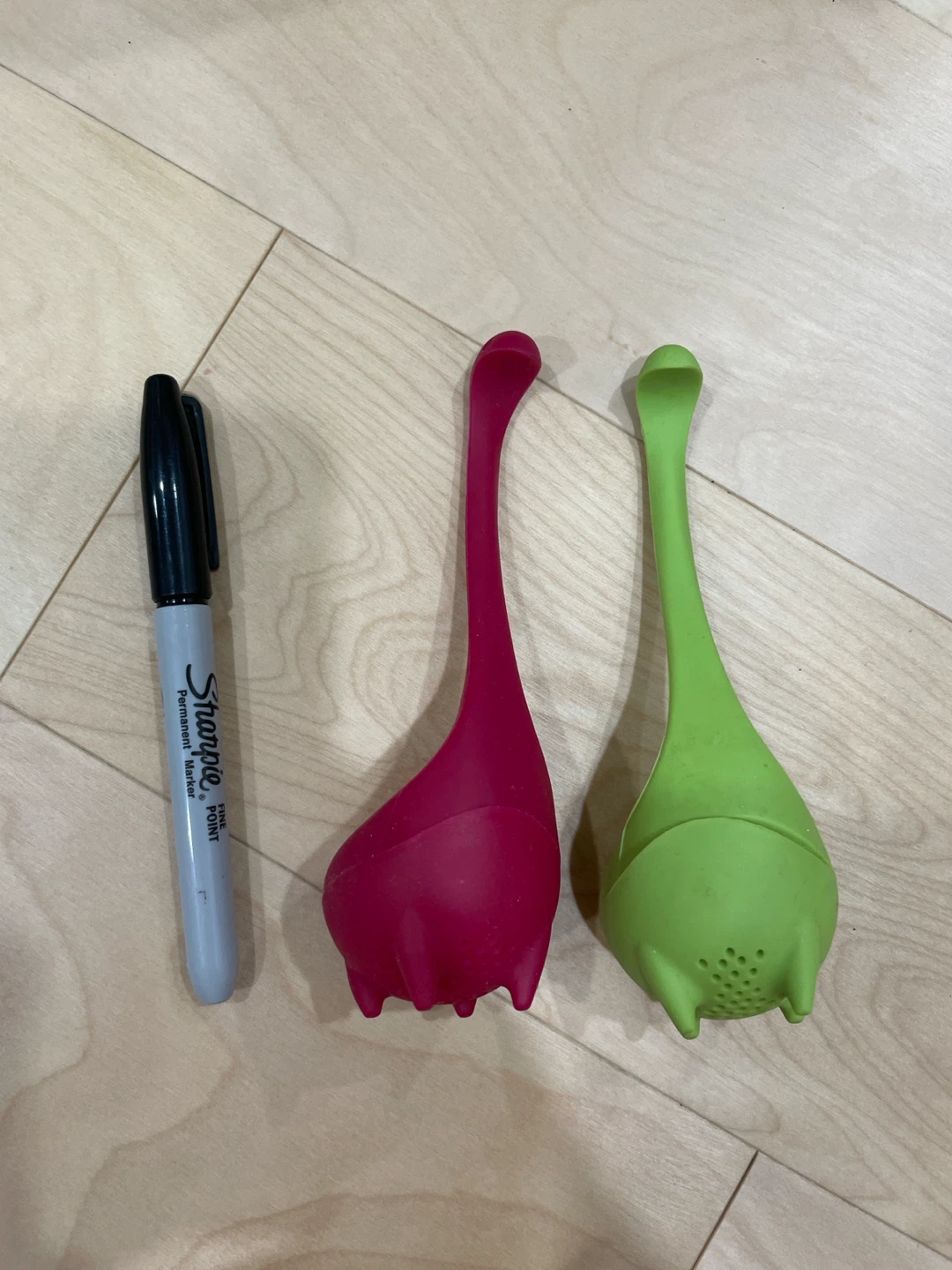 2 Silicone Tea Infusers - Pink & Green