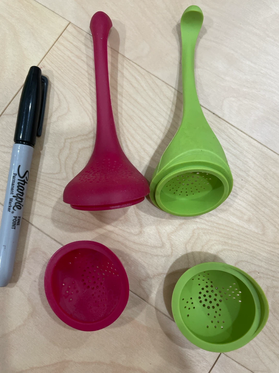 2 Silicone Tea Infusers - Pink & Green - photo 2