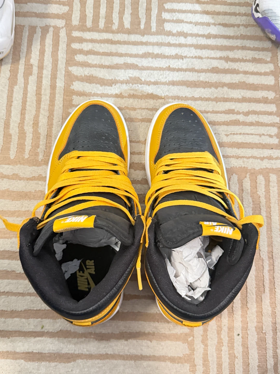 Air Jordan 1 Mid Pollen Sneakers - photo 3