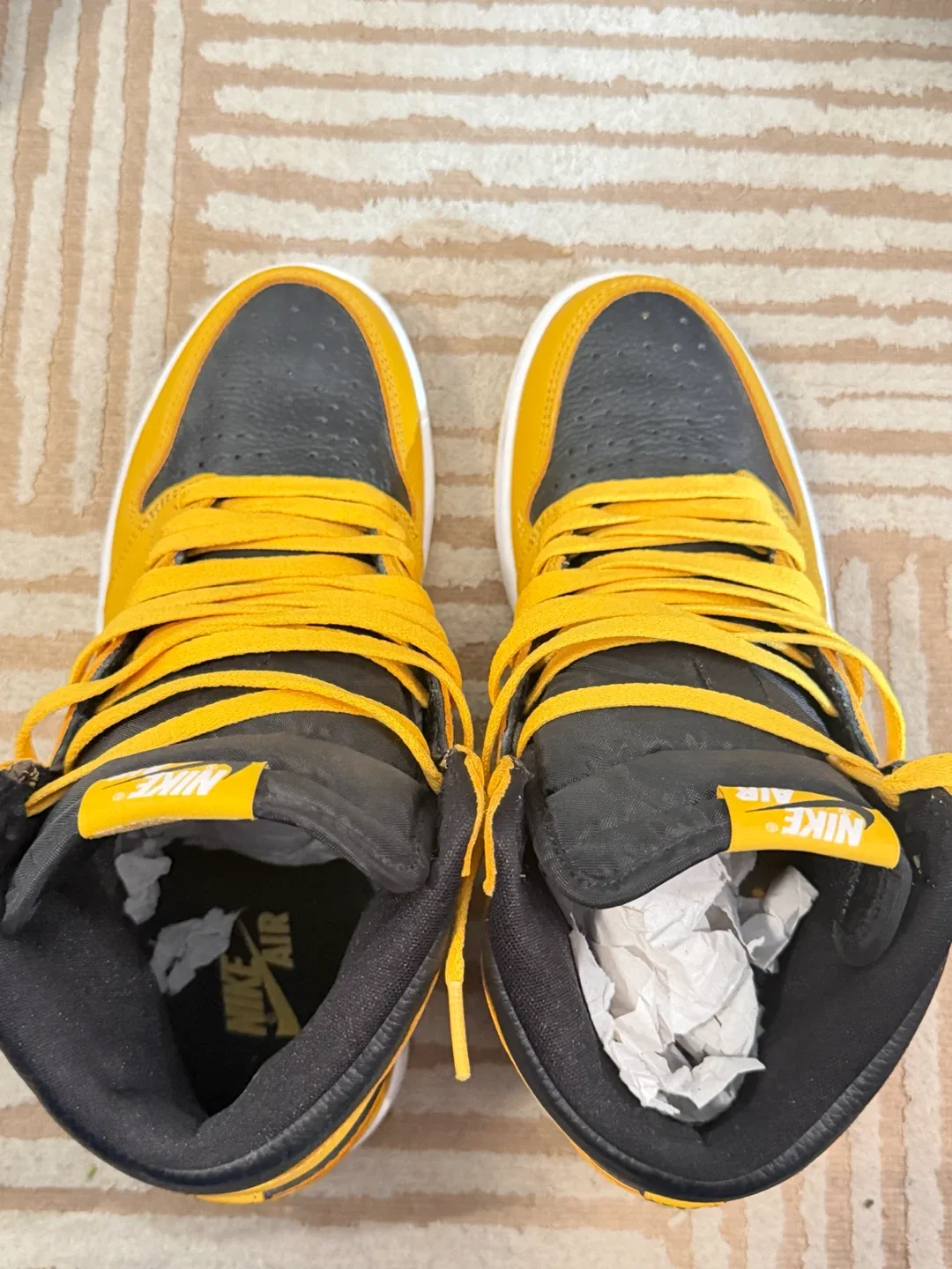 Air Jordan 1 Mid Pollen Sneakers - photo 4