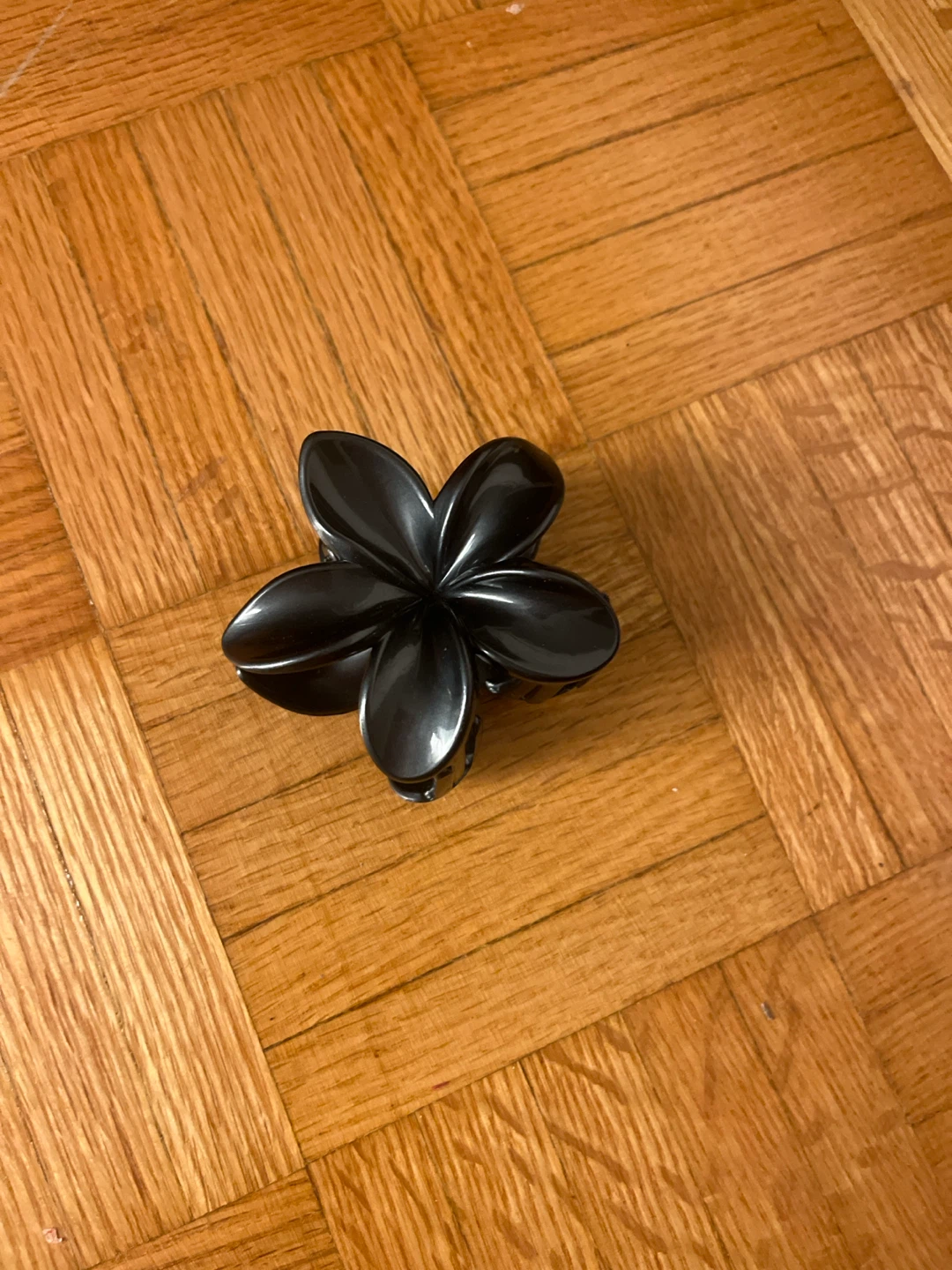 Black Flower Claw Clip #freecycle