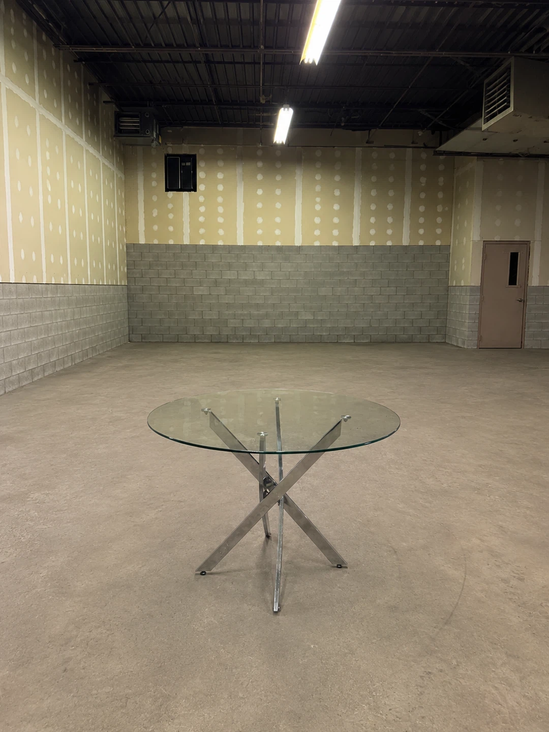 Modern Round Glass Dining Table – 110 cm