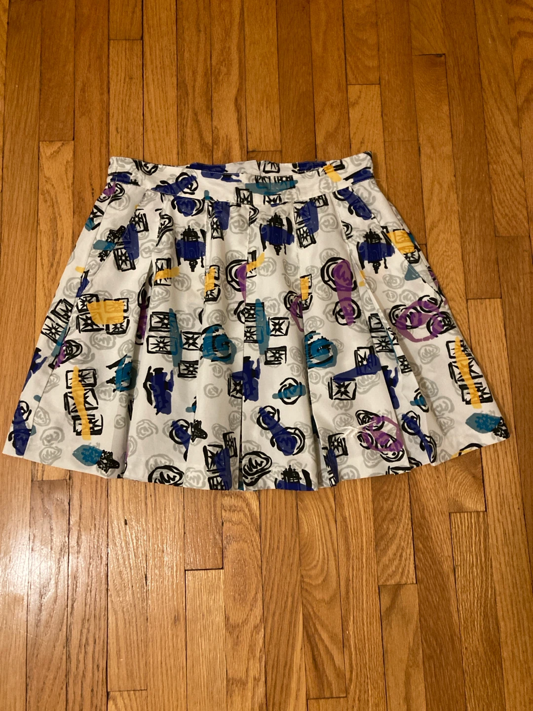 Pleated Skirt with Abstract Print