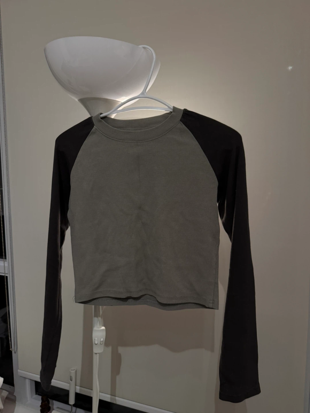 Ribbed Raglan Crop Top - photo 2