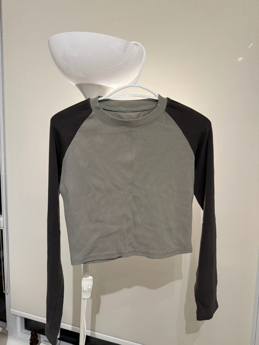 Ribbed Raglan Crop Top - photo 4