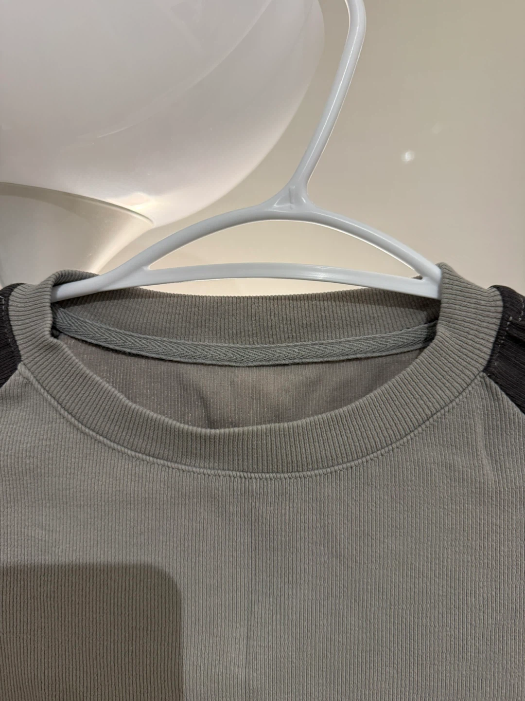 Ribbed Raglan Crop Top - photo 3