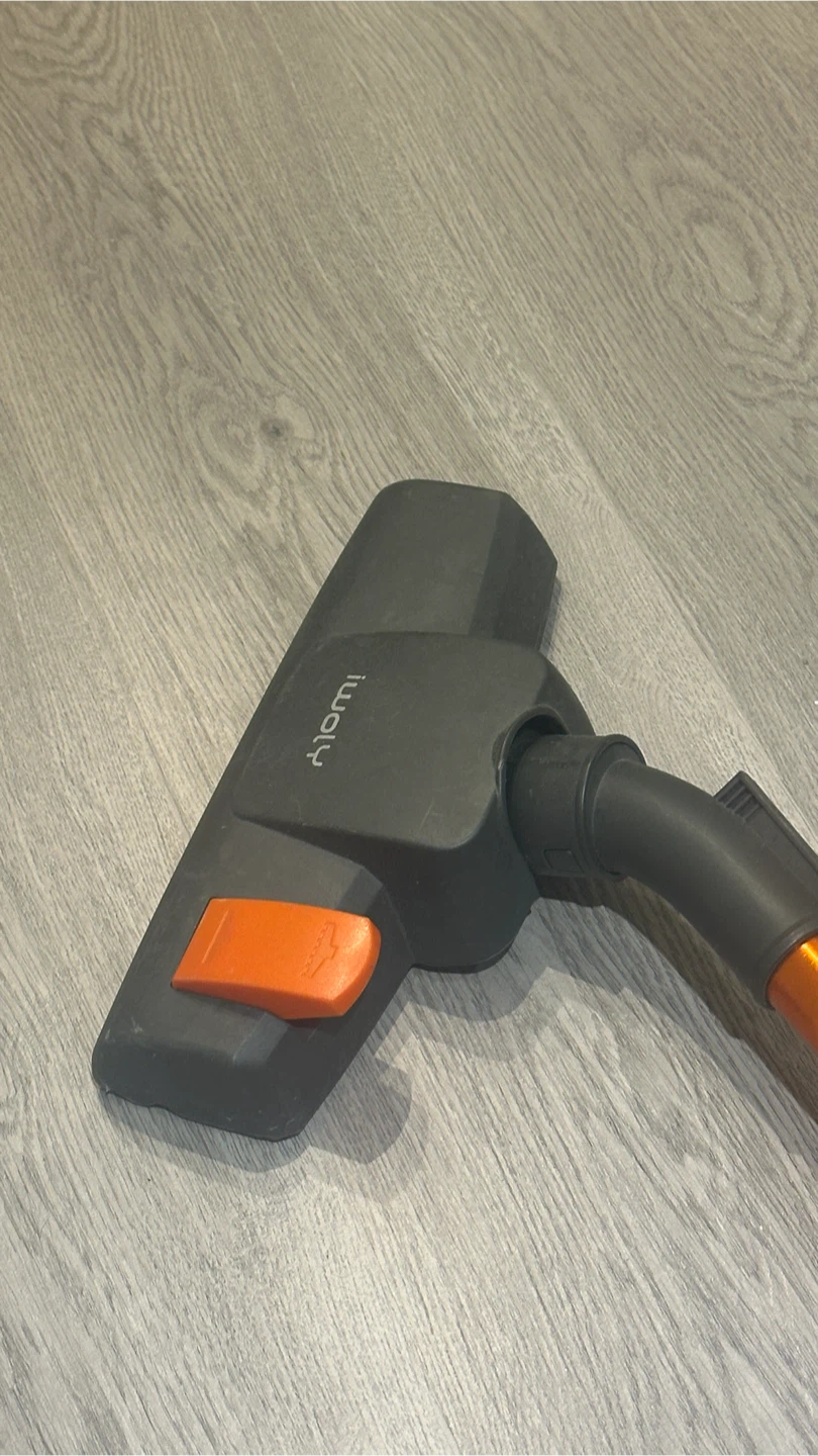 iwoly V600 Corded Stick Vacuum Cleaner - photo 3
