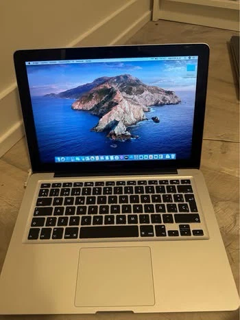 Apple MacBook Pro 13-inch Laptop - photo 2