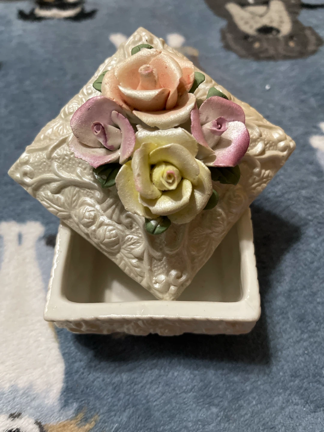 Decorative Hinged Trinket Box with Roses - photo 2