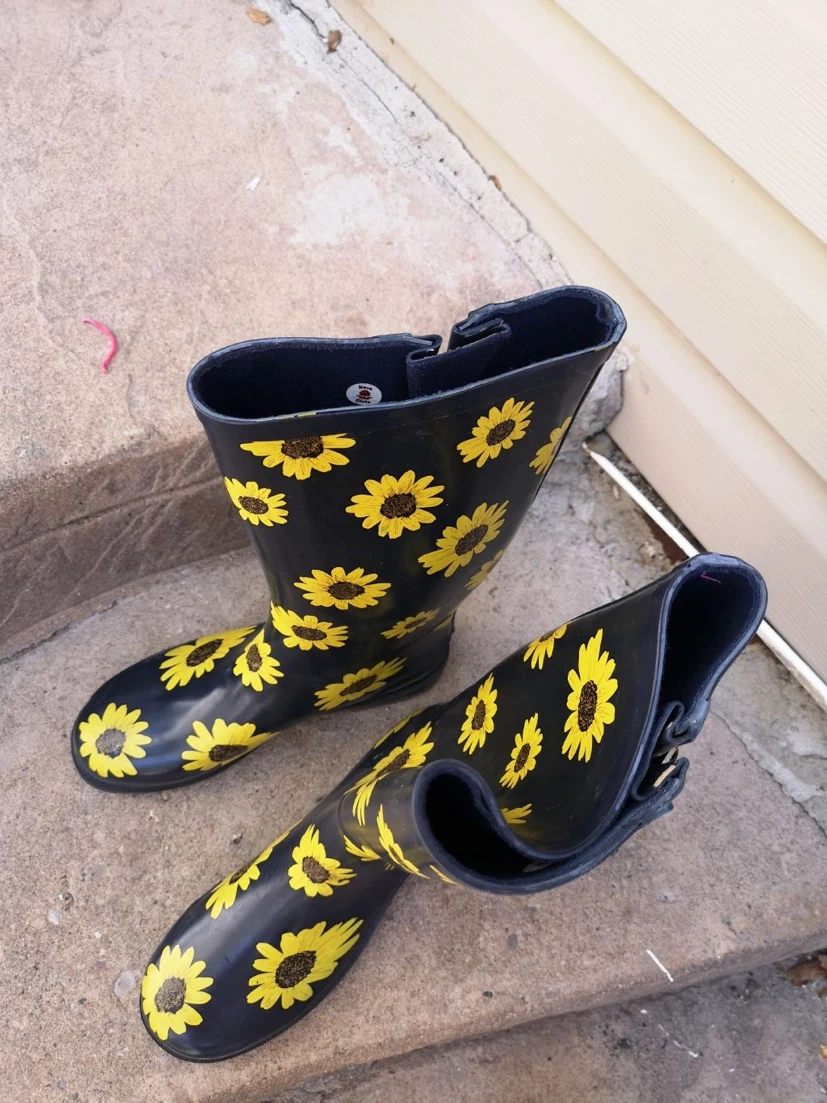Women's Sunflower Rain Boots Size 9 - photo 2