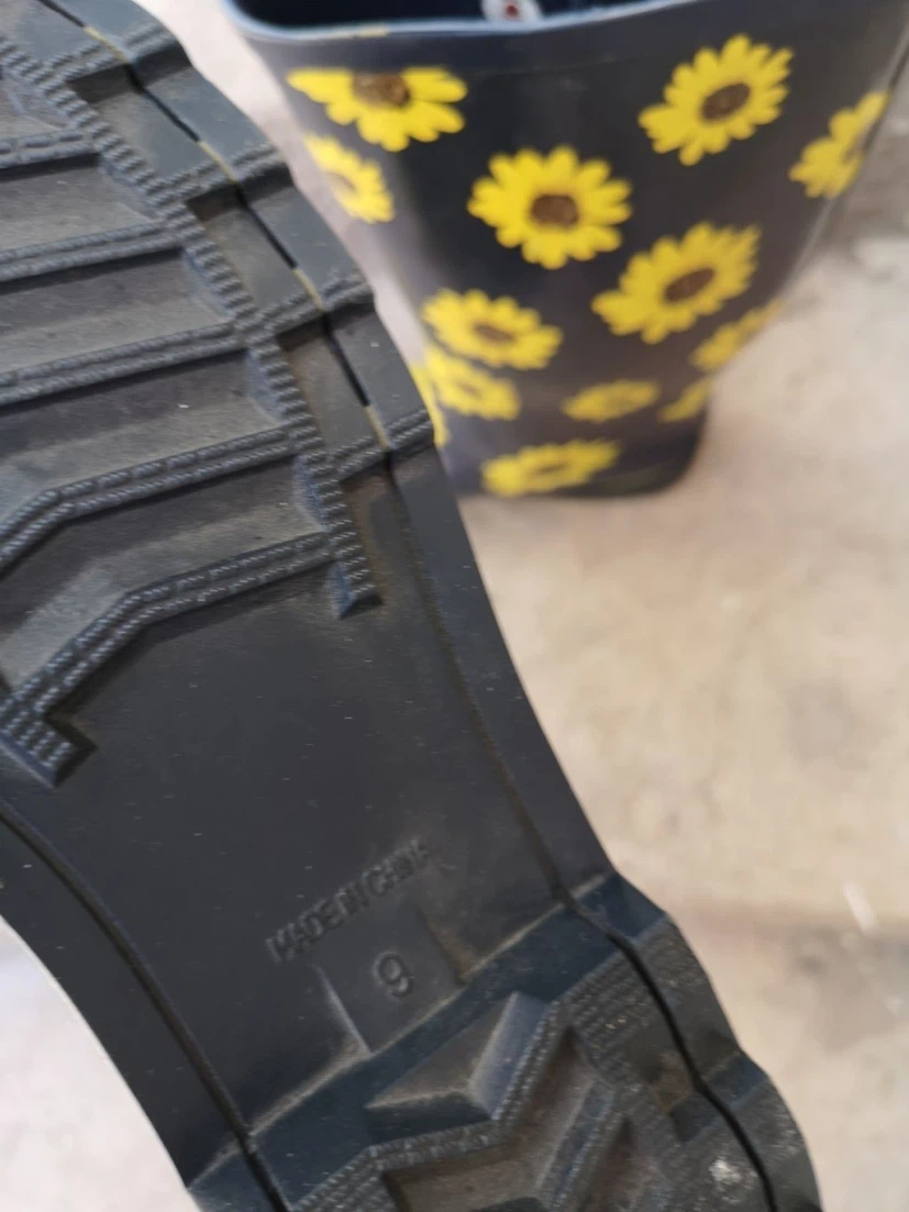 Women's Sunflower Rain Boots Size 9 - photo 3