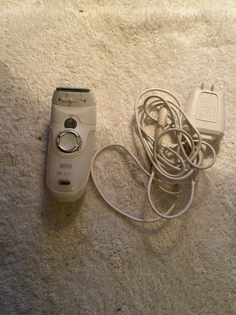 Braun Silk-épil 7 Epilator with Charger - photo 2