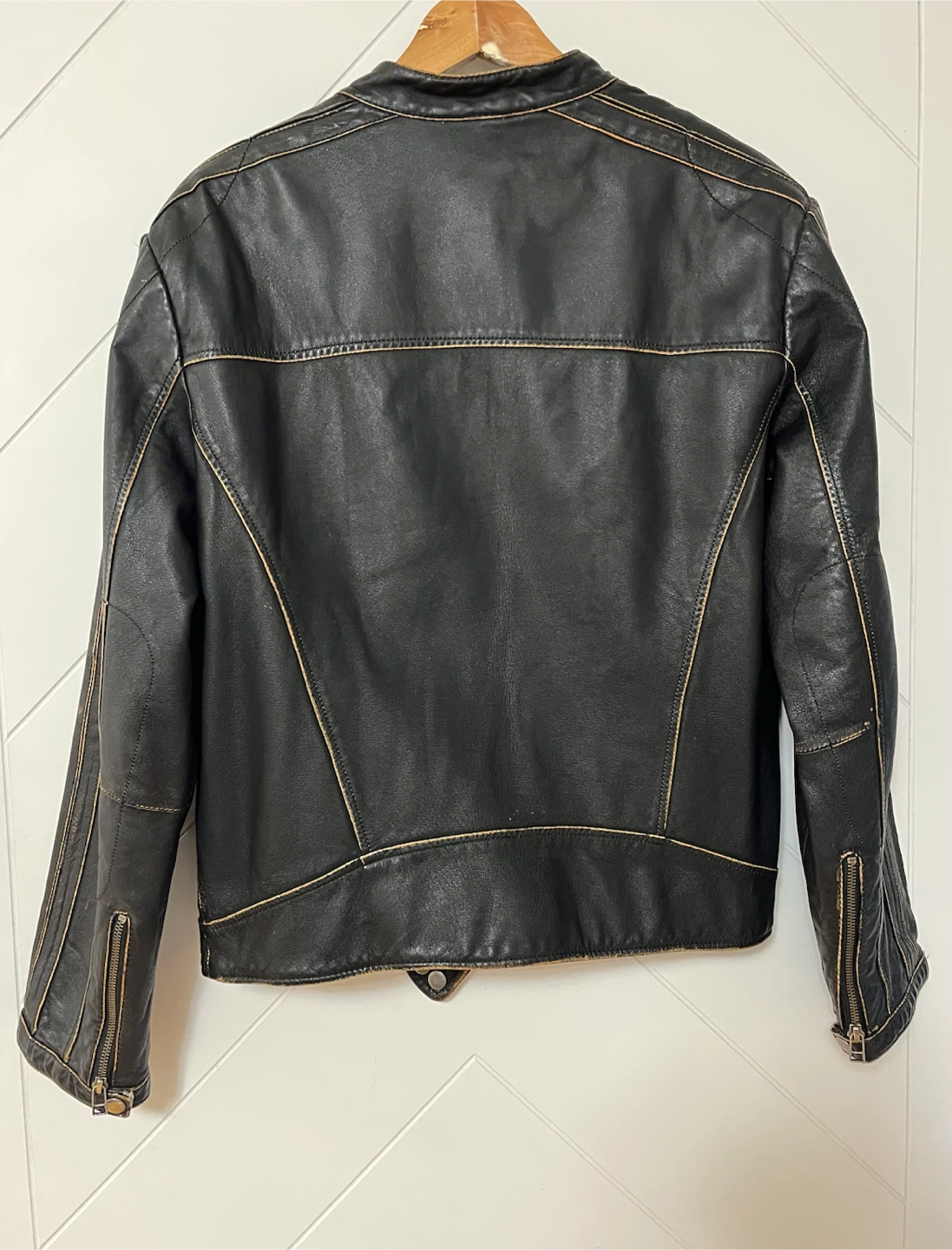 Danier Men's Genuine Leather Moto Jacket - photo 4