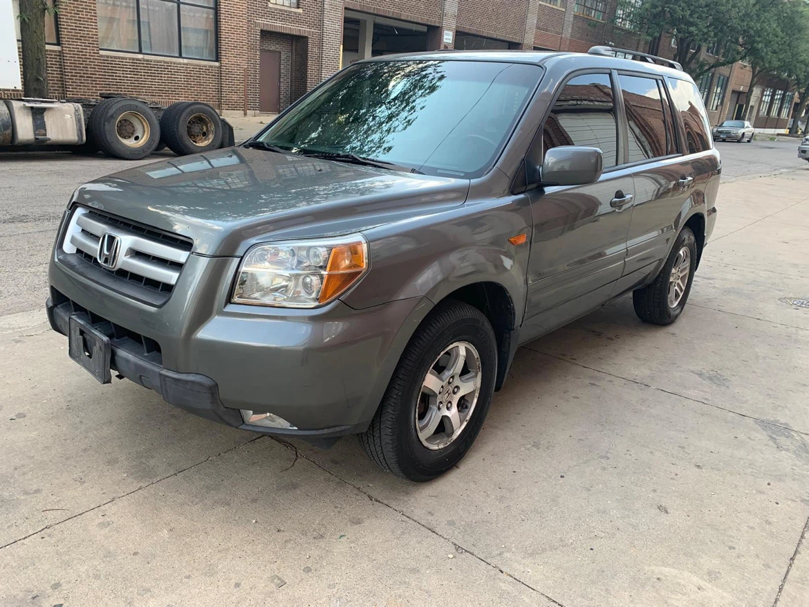 2007 Gray Honda Pilot SUV con 133 mil millas