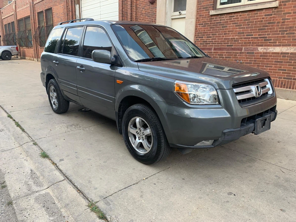 2007 Gray Honda Pilot SUV con 133 mil millas - photo 2