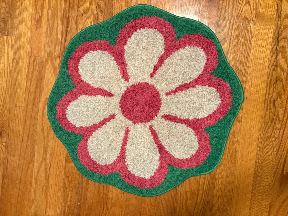 Free! Floral Bath Mat Rug not the cat. - photo 2