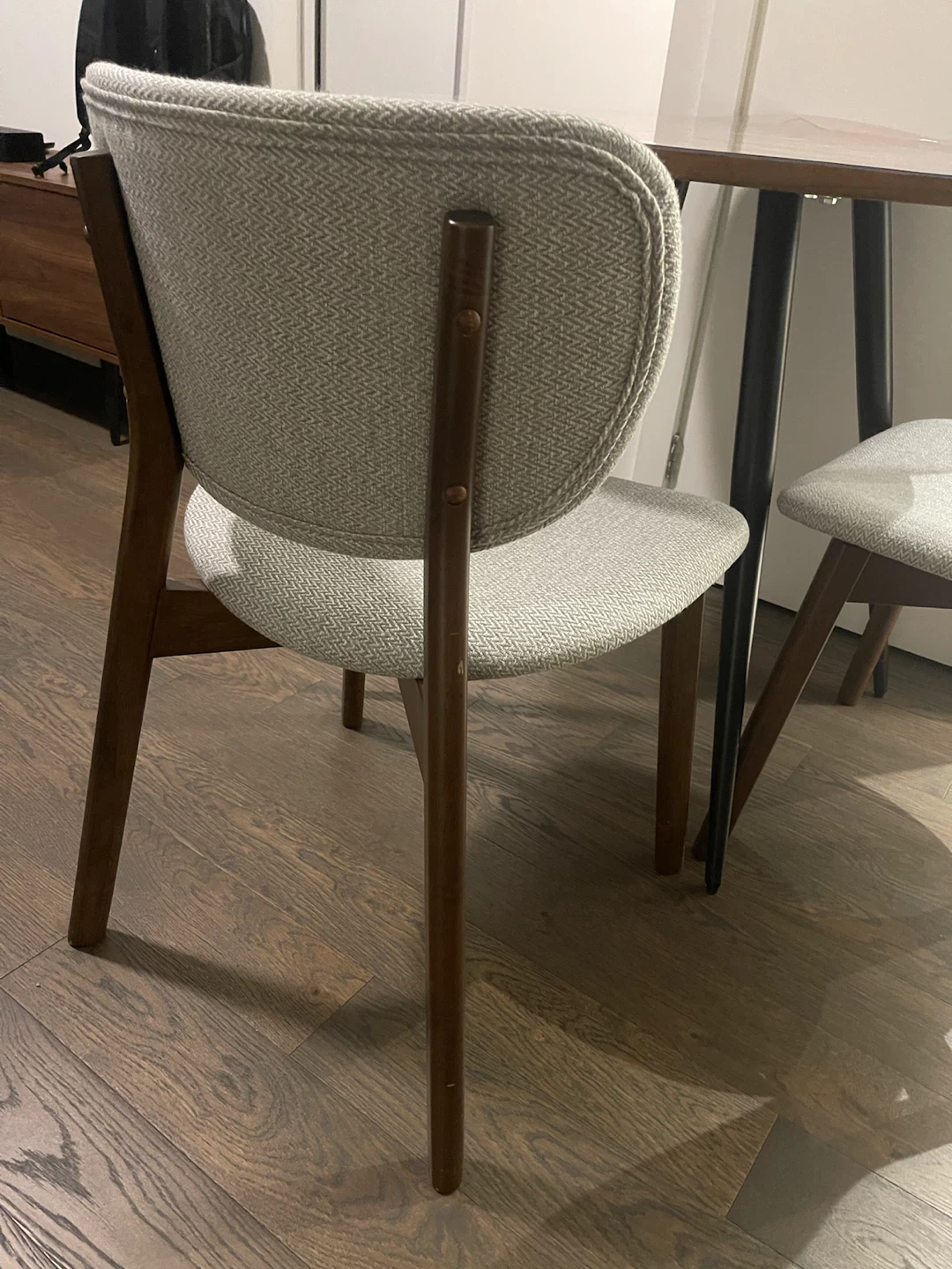Structube round table with 2 fabric chairs - photo 3