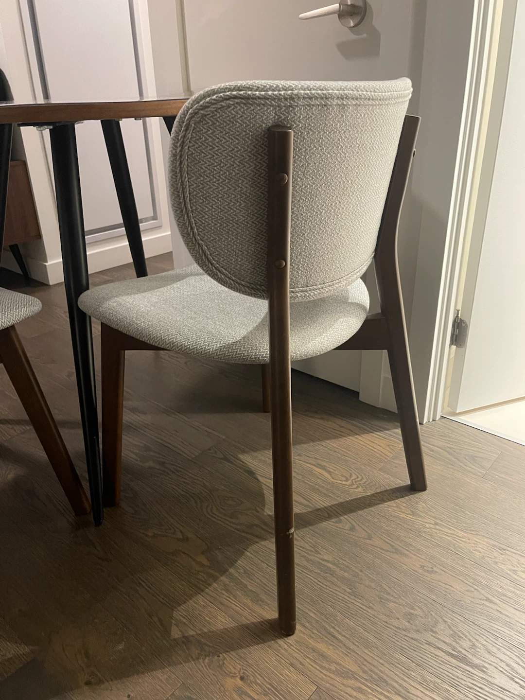 Structube round table with 2 fabric chairs - photo 4