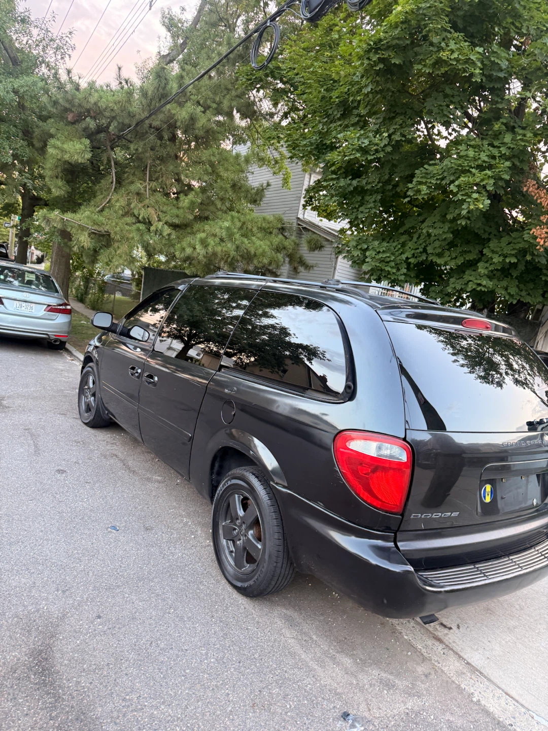 Dodge Grand Caravan - photo 4