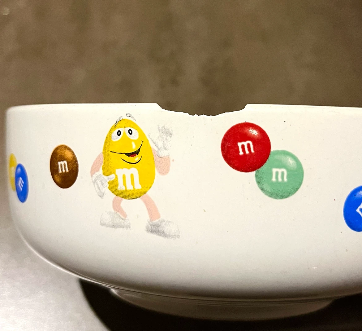 2004 M&Ms Ceramic Bowl - photo 3