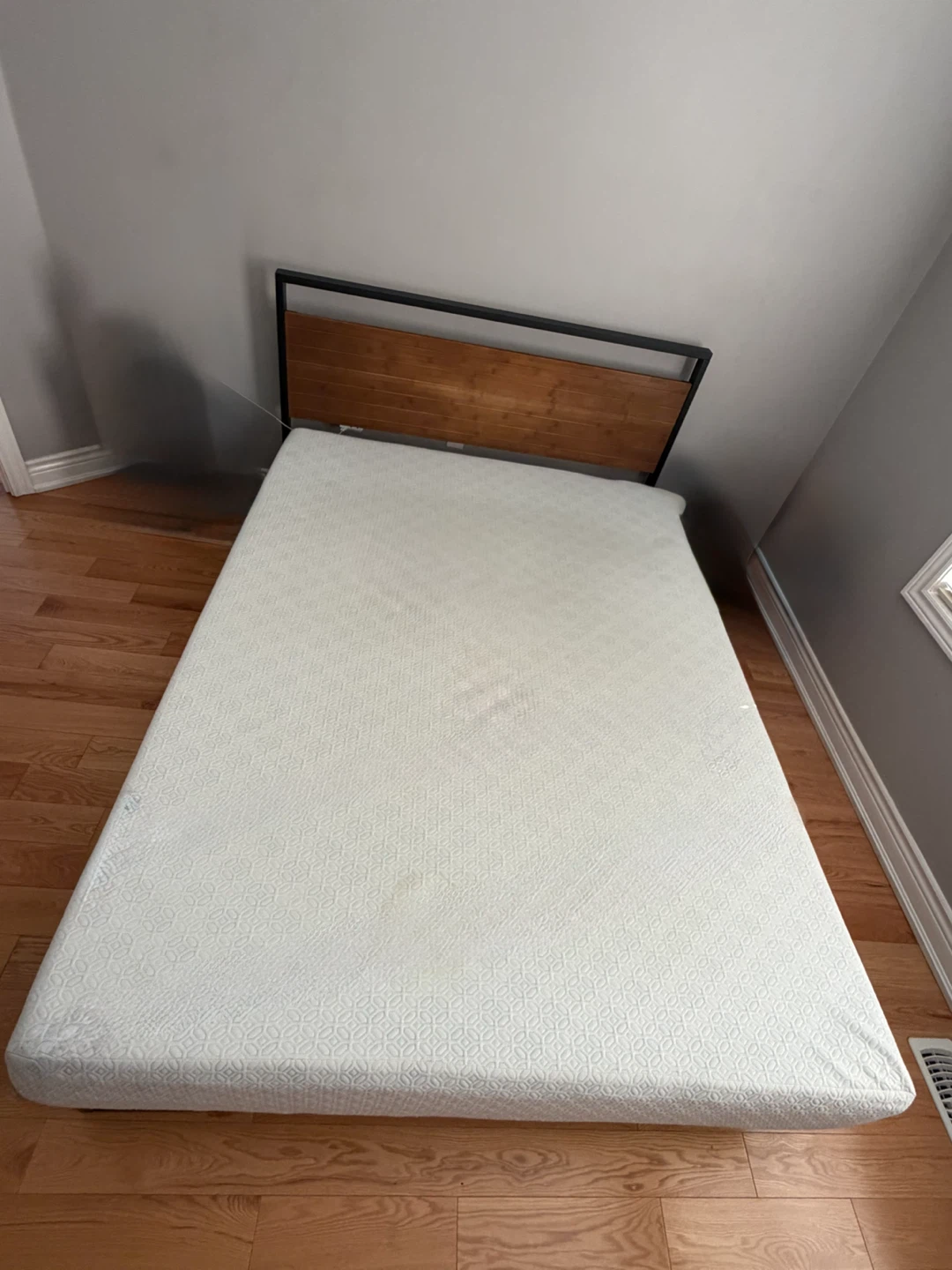 Queen Bed frame with mattress - photo 2