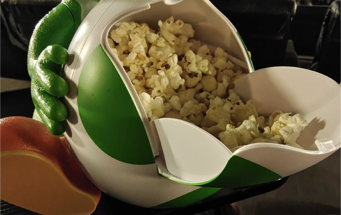 Factory Sealed Yoshi Popcorn Bucket (Cineplex) - photo 4
