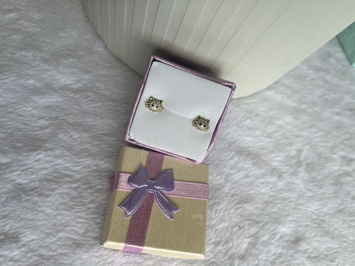 Cat Face Stud Earrings