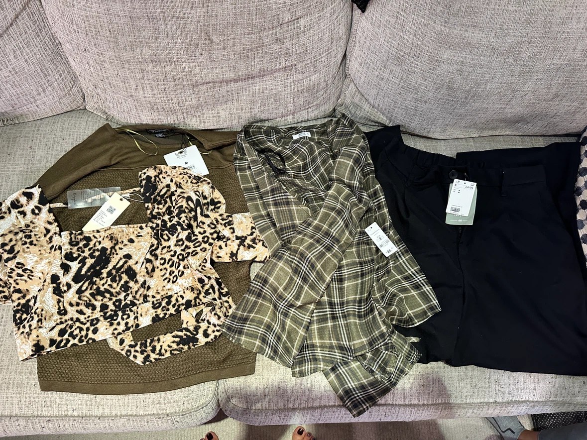 🆕 Women's Size M Clothing Bundle x4