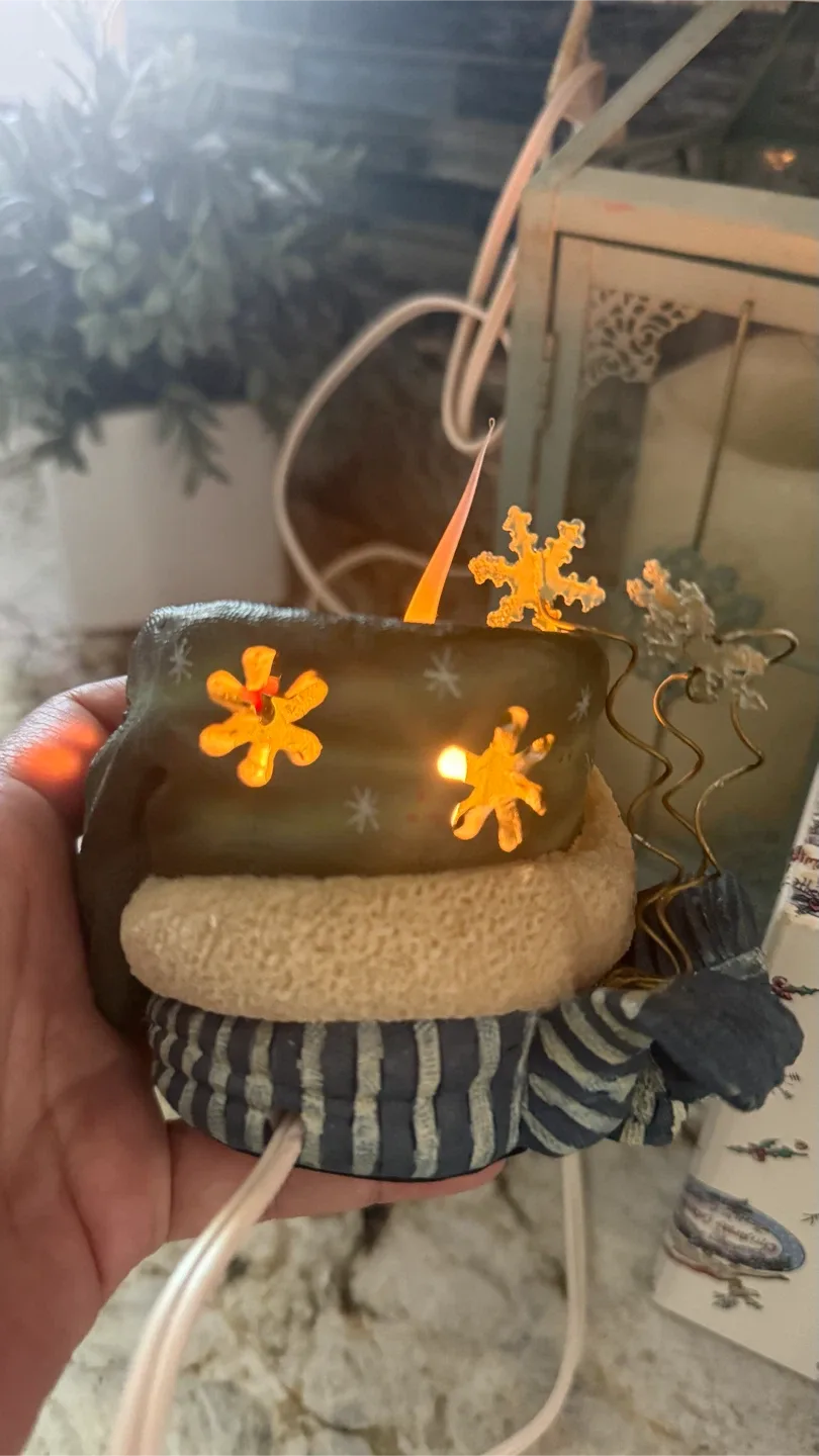 Light-up Snowman Candle Holder - photo 5