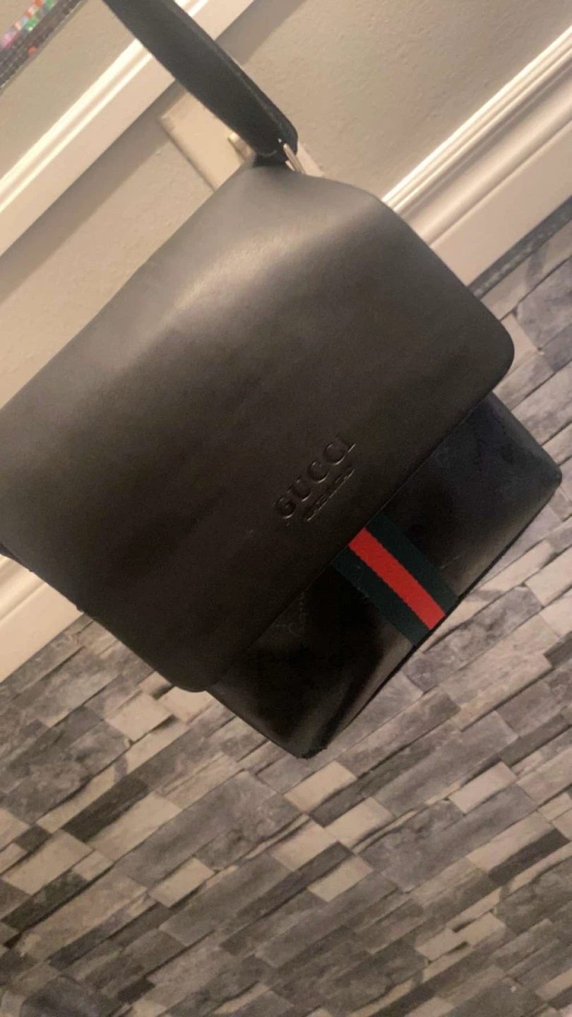 Black Gucci Messenger Bag(120)