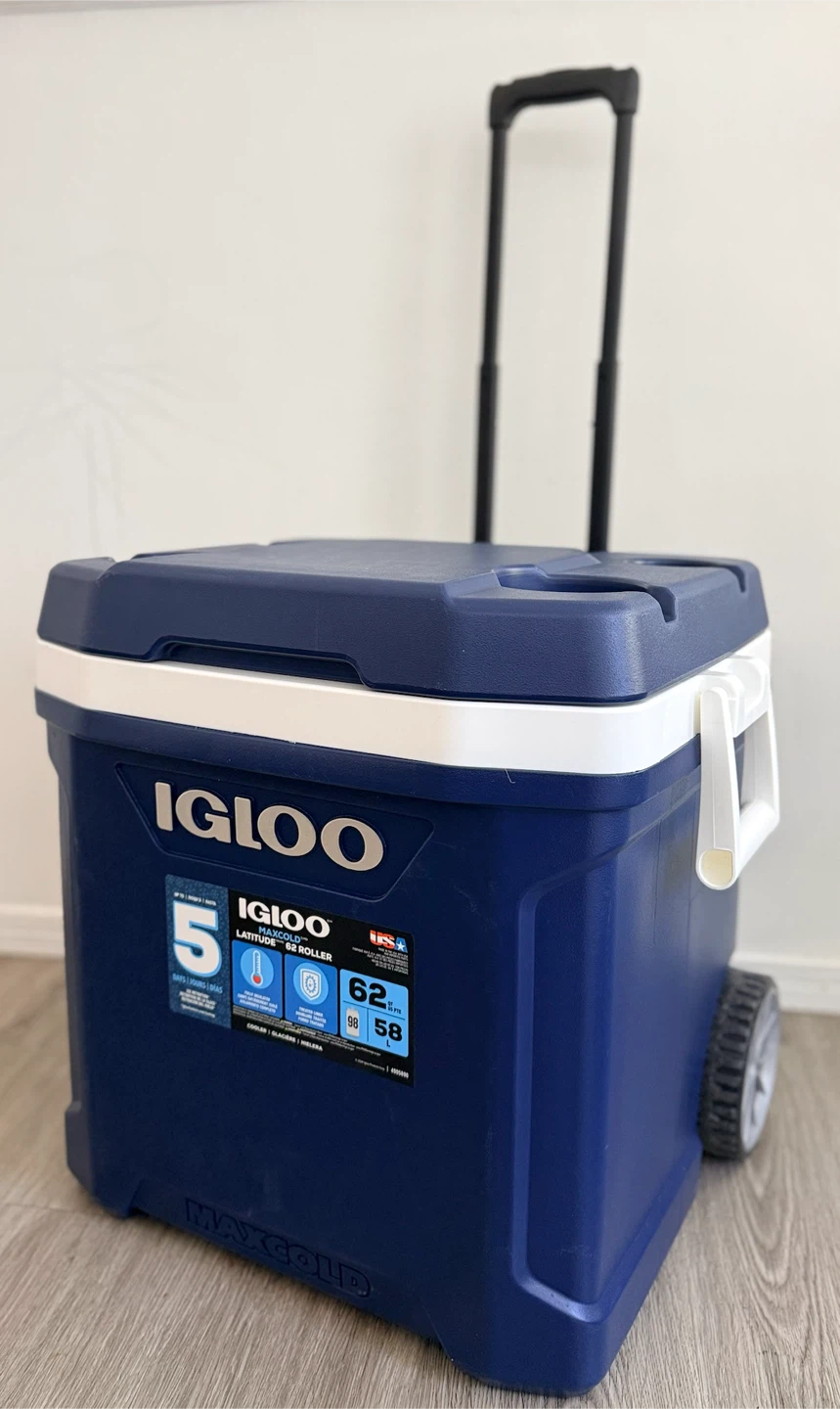 Igloo MaxCold 62 Qt Roller Cooler