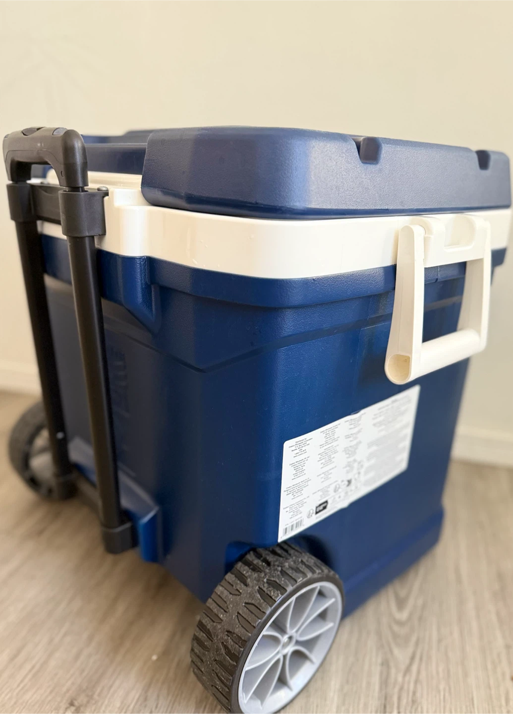 Igloo MaxCold 62 Qt Roller Cooler - photo 4