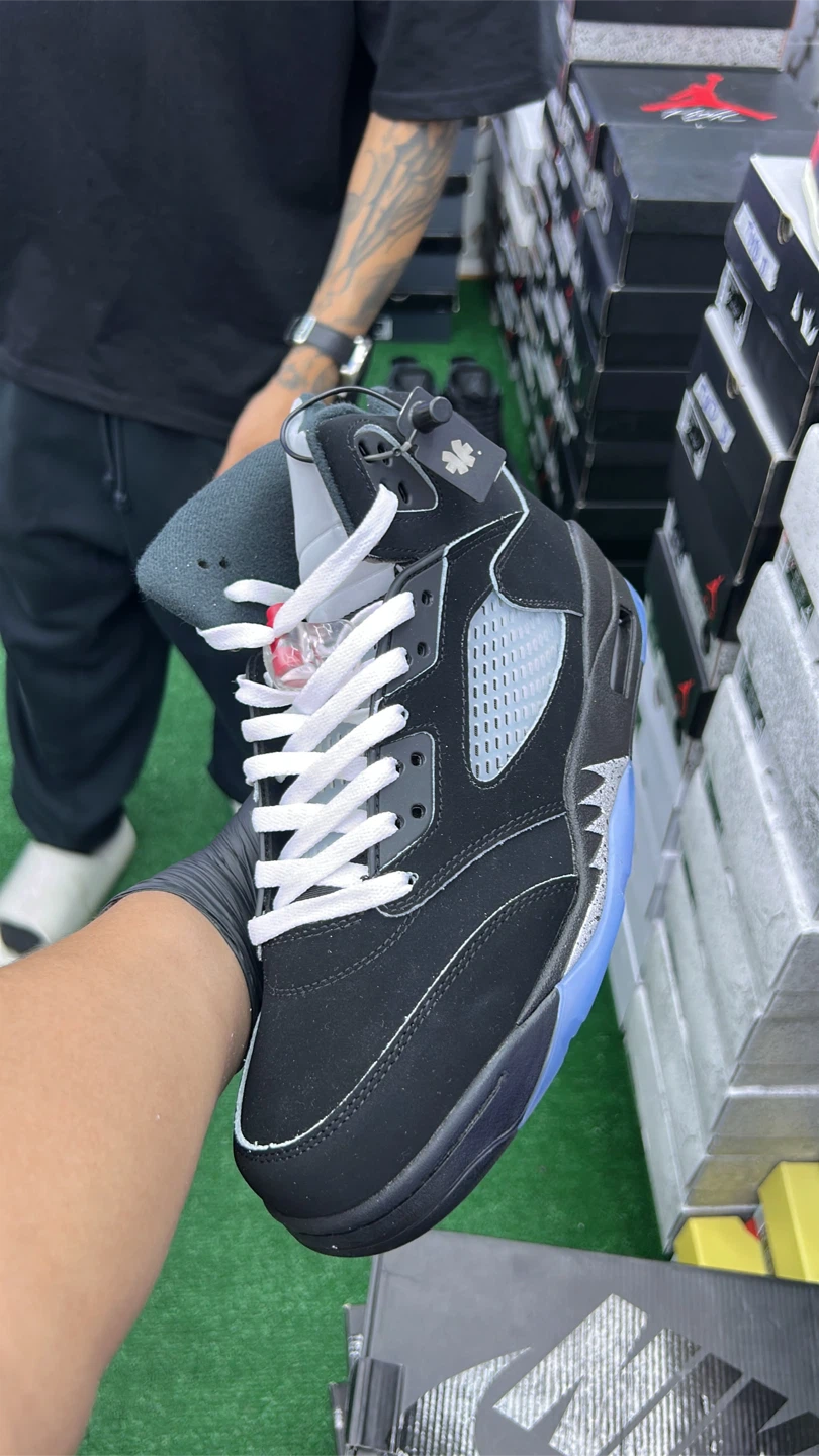 Jordan 4 Retro Sneakers - photo 4