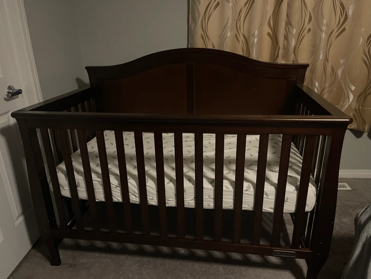 Like-New Camden Convertible Crib + Graco Premium Mattress Set - photo 5