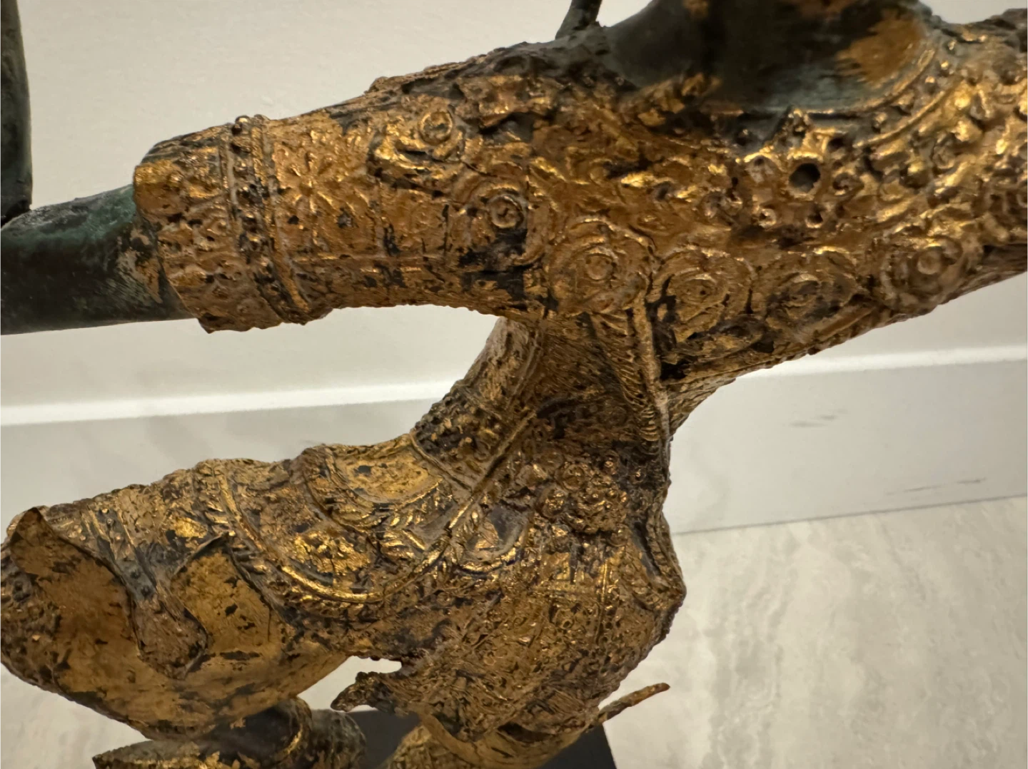 ANTIQUE THAI GILT BRONZE PRINCE RAMA DANCING WITH BOW - photo 3