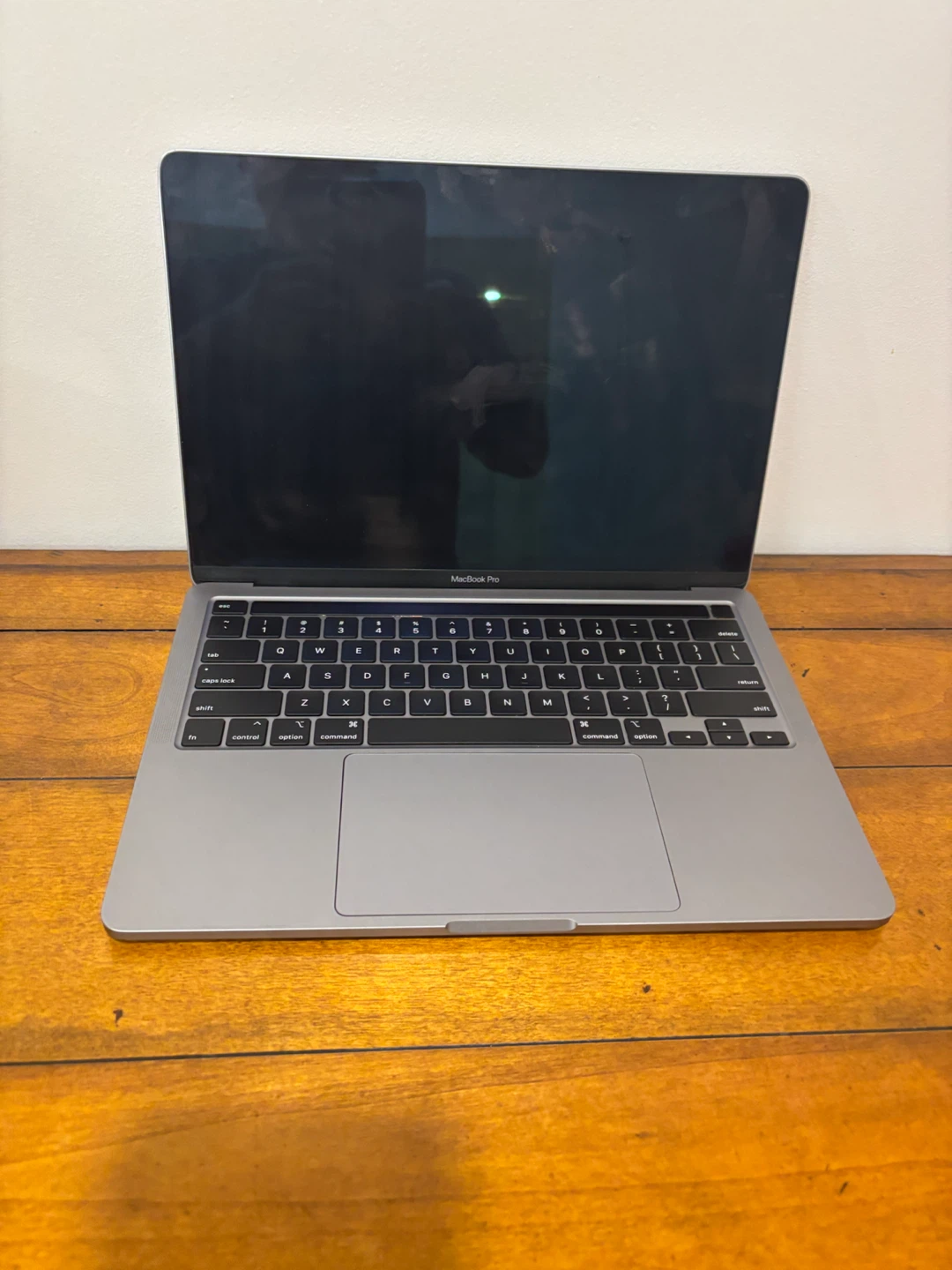 Apple MacBook Pro not working no charger - photo 2