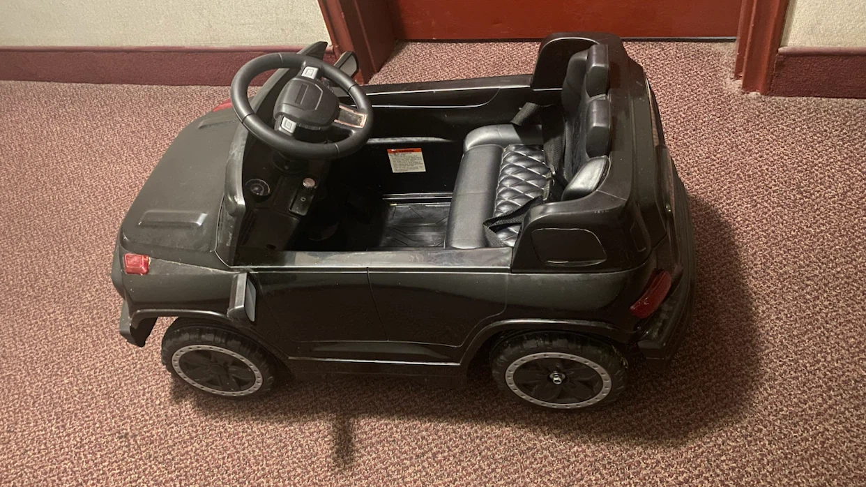 Black Ride-On Car - photo 4