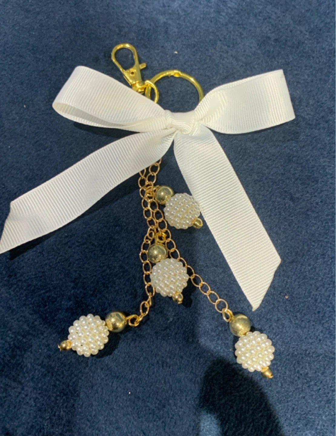 White Ribbon Bow Pearl Tassel Keychain