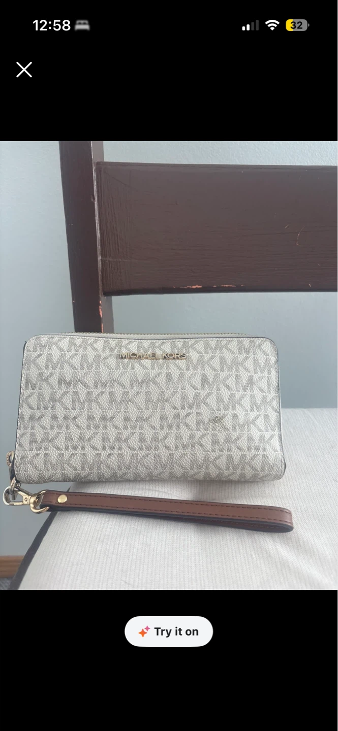 Michael Kors Wristlet Wallet