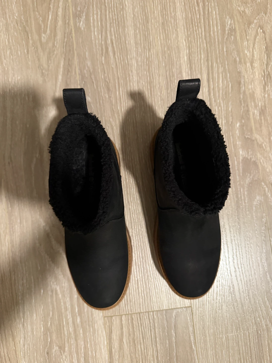 7.5 Timberland Black Suede Fur Lined Boots