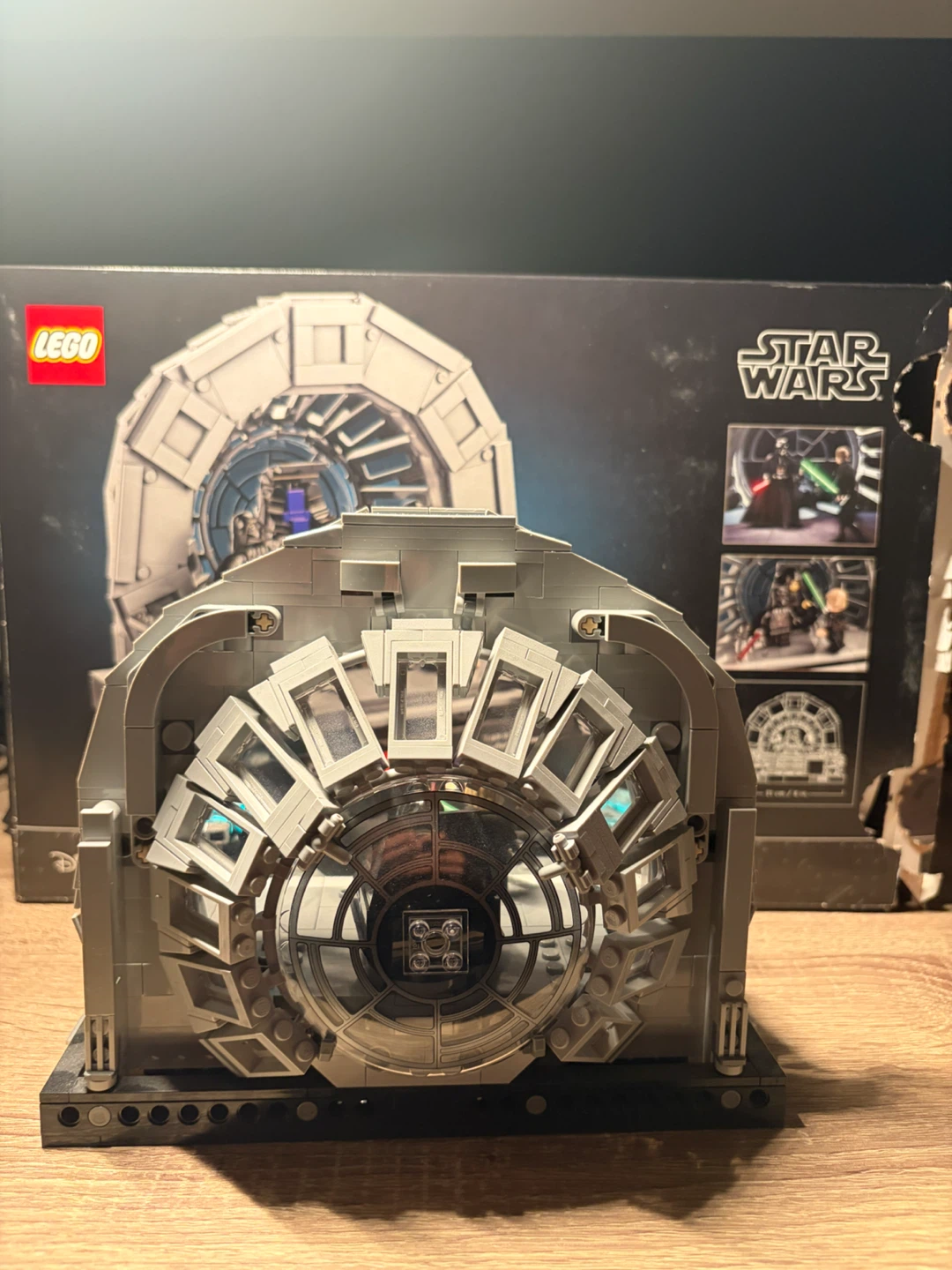 LEGO Star Wars The Emperors Throne Room - photo 2