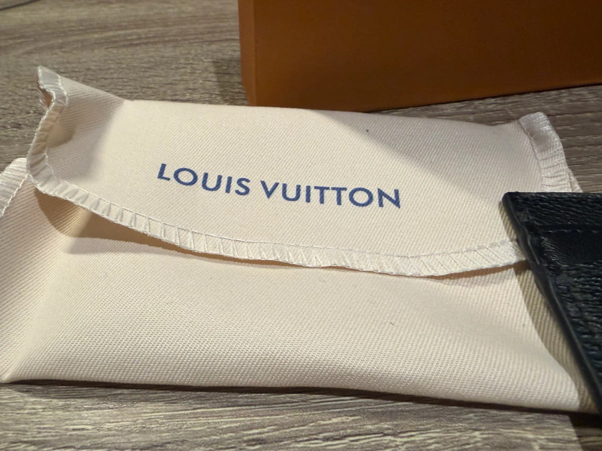 Louis Vuitton Monogram World Tour Card Holder - photo 4
