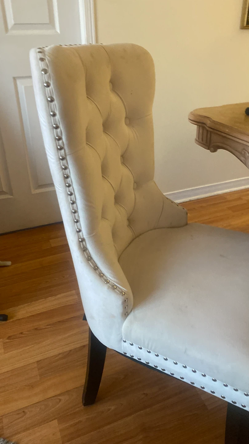 Tufted Accent Chair - photo 2