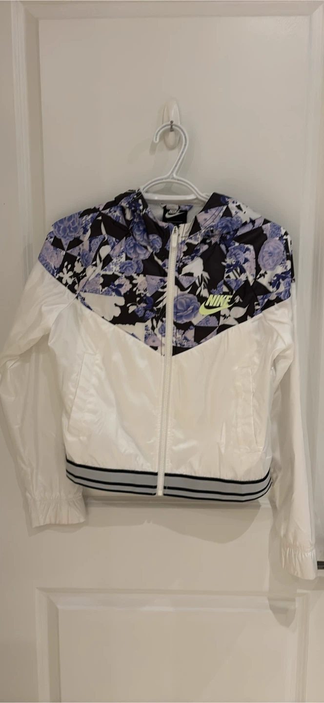 Nike Windrunner Jacket - XL
