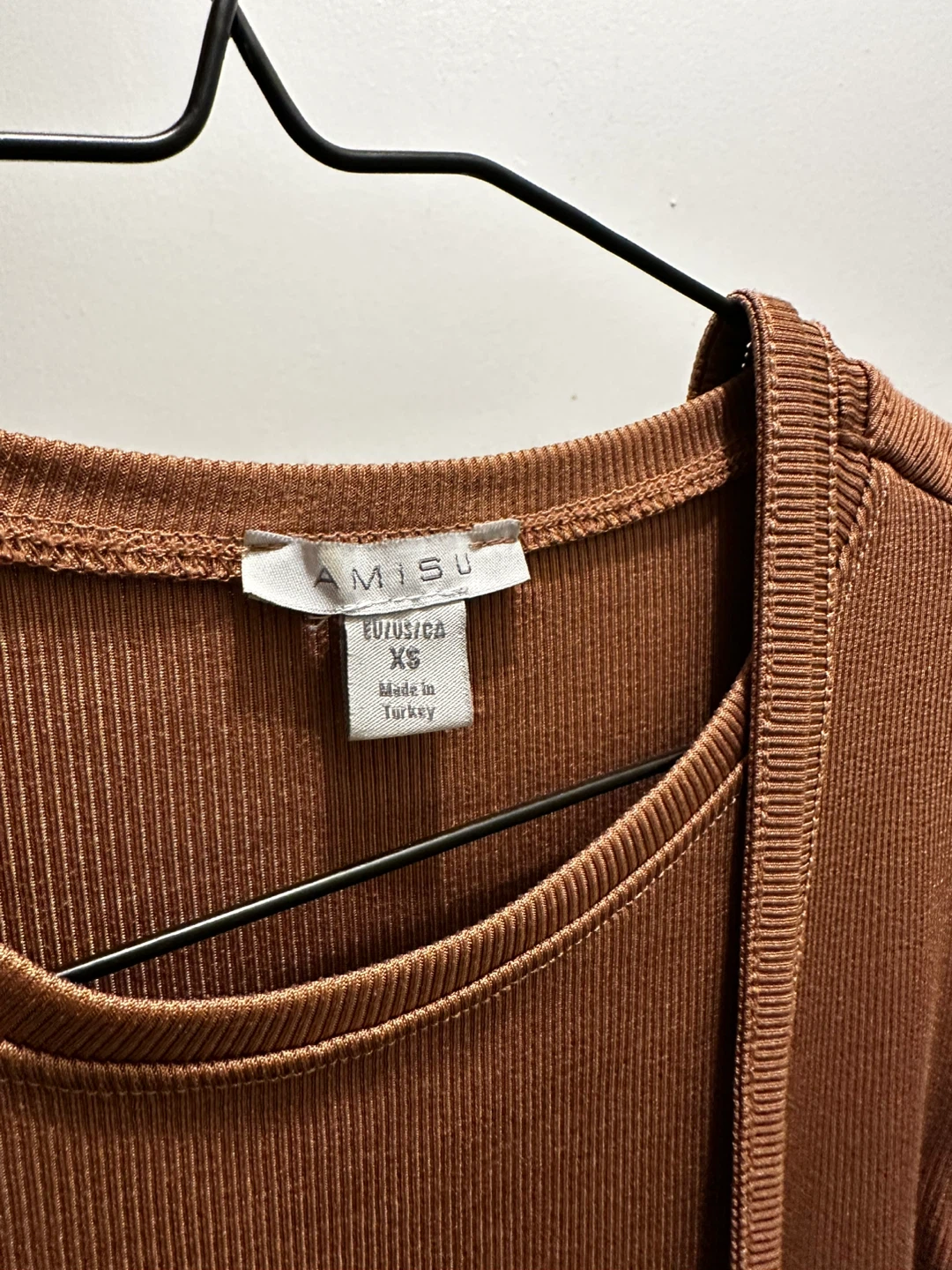 AMISU Brown Ribbed Cropped Top - photo 2
