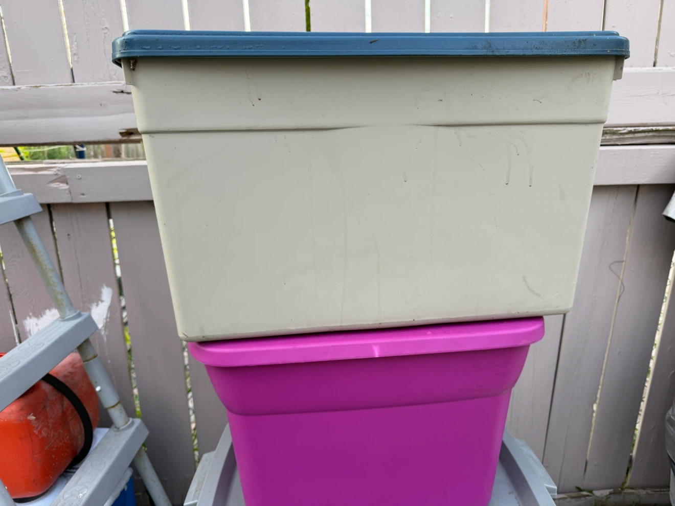 4 boxes Storage Totes with Lids - photo 3