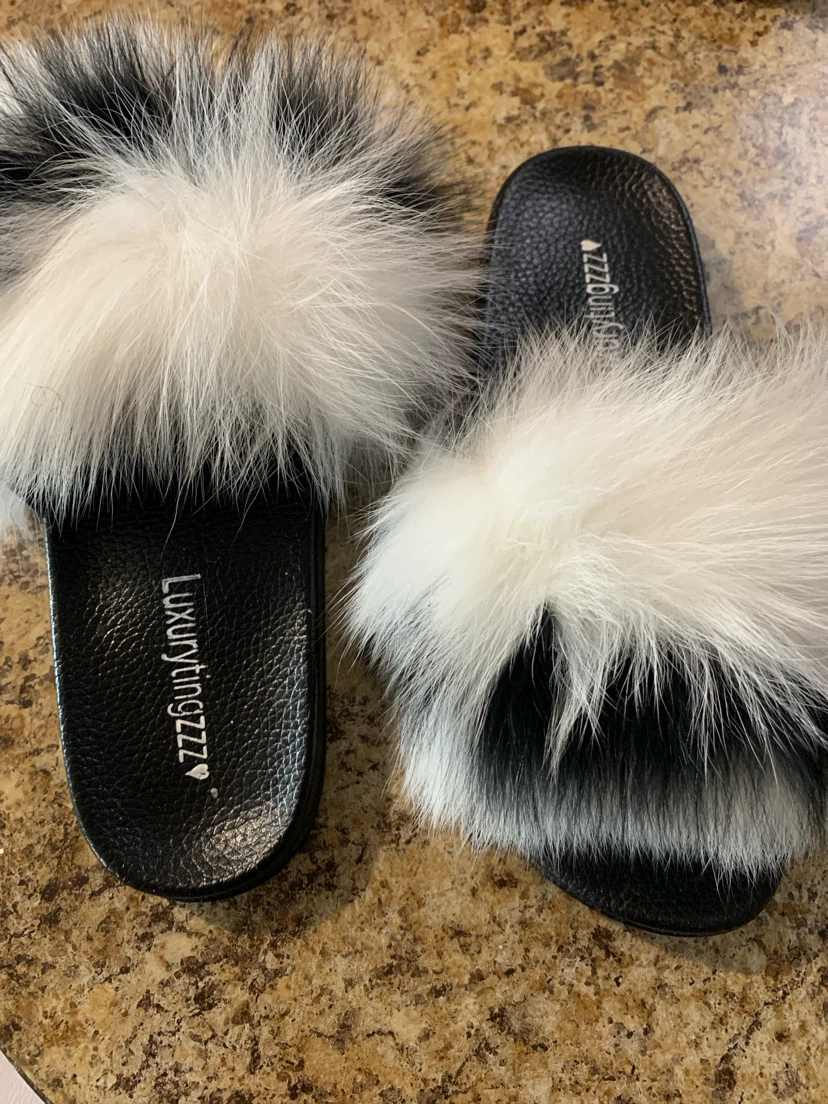 Luxurytingzzz Furry Slides Black and White