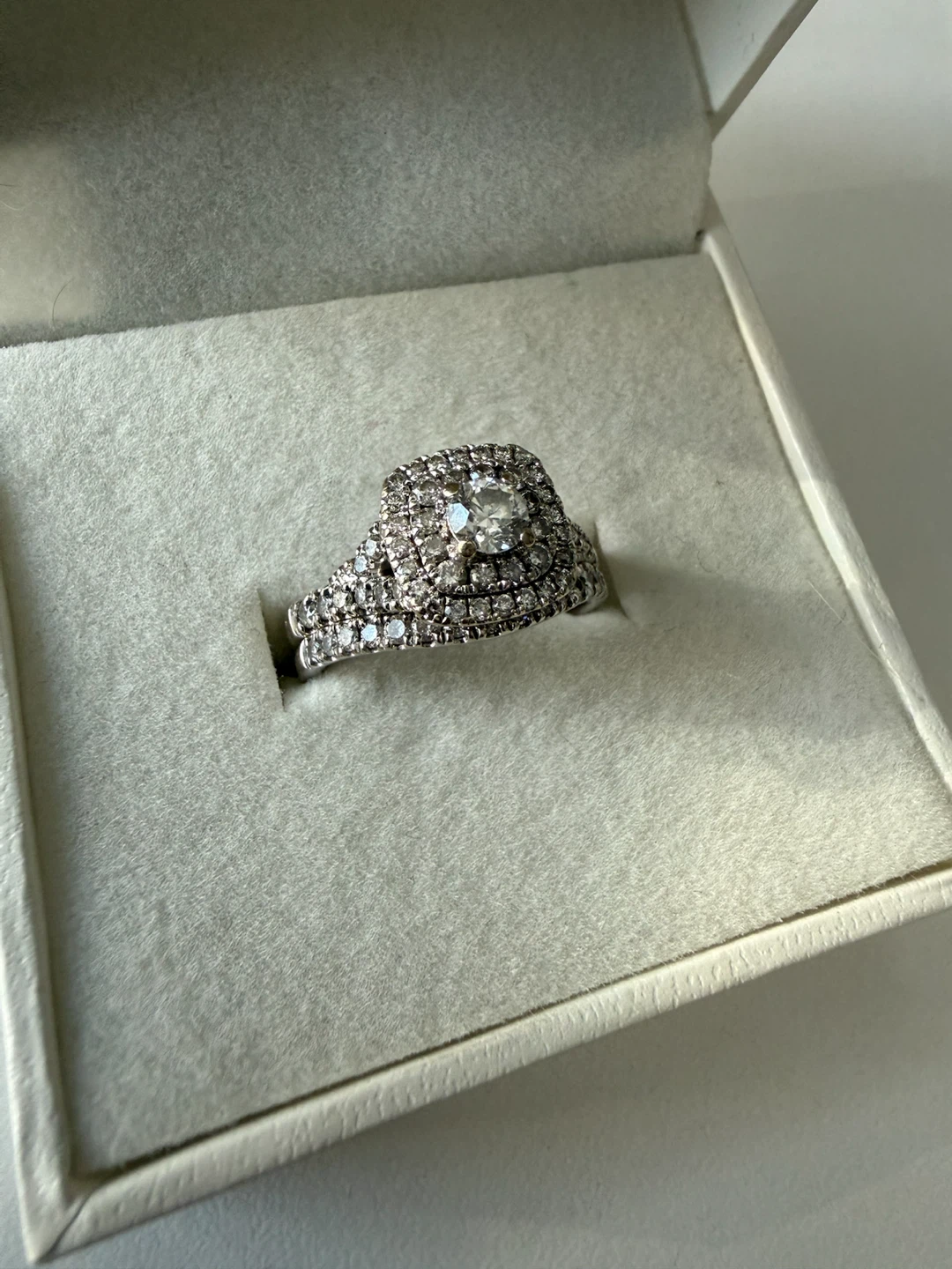 Diamond Engagement Ring Set - photo 5
